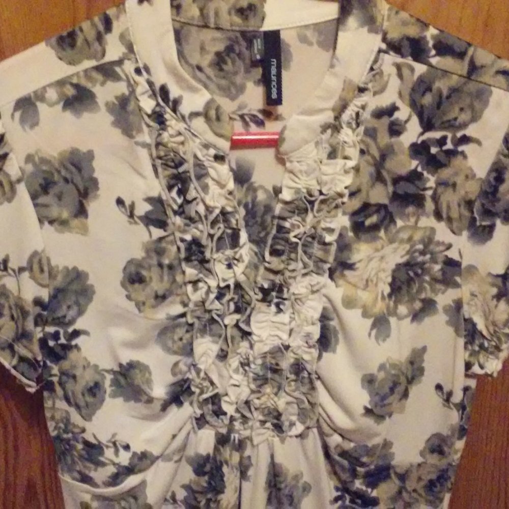 Maurices Ruffled Floral Blouse - Picture 2 of 5